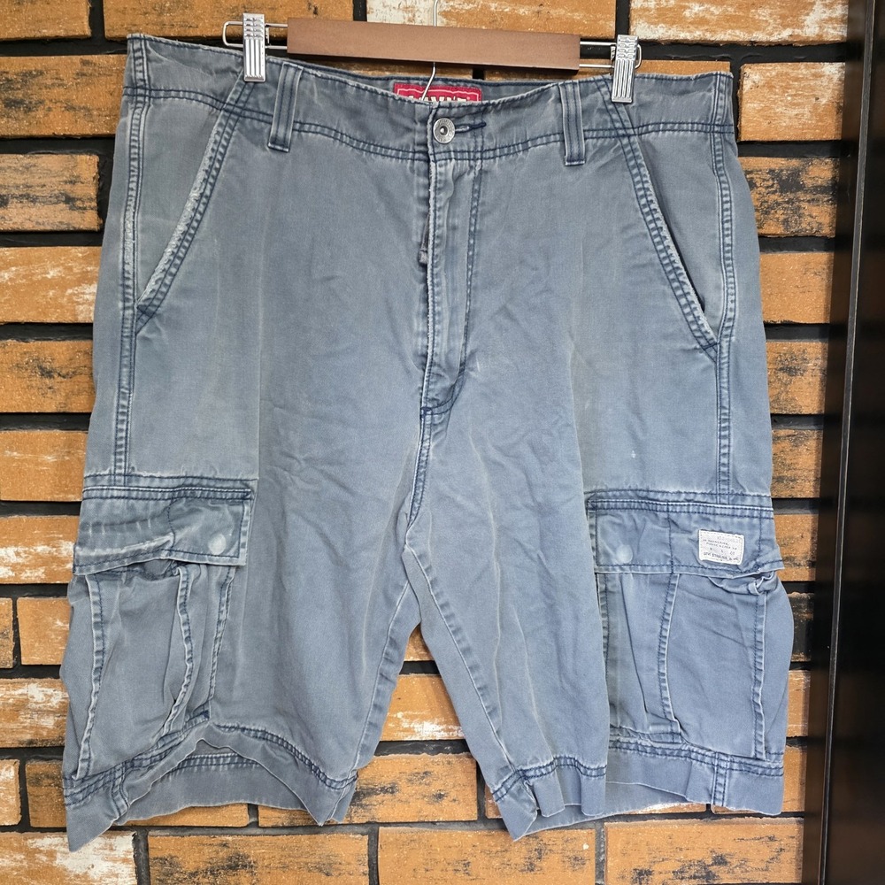 Vintage Levis Shorts Mens 38 Gray Cargo Utility Baggy Skater Grunge Punk 90s Y2K